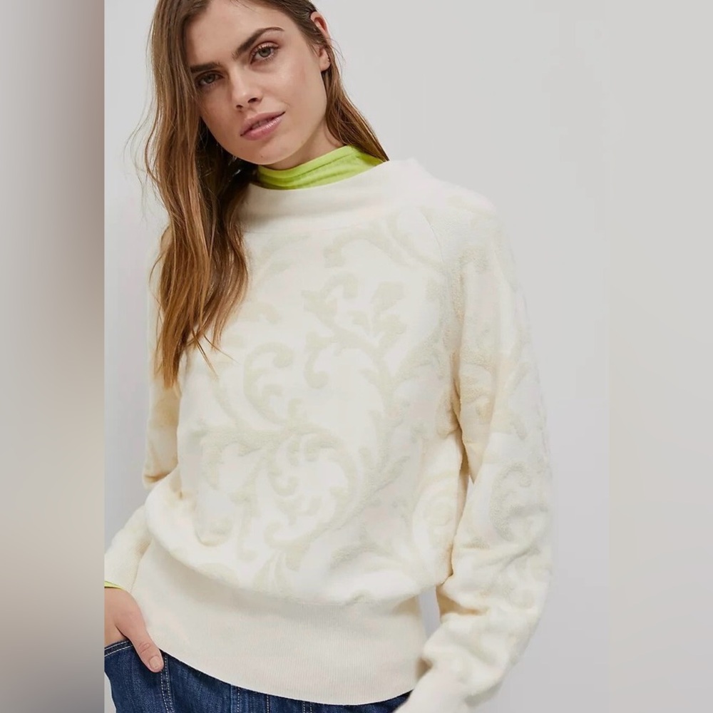 Anthropologie Sweater Nina Velvet Paisley Cream Cowl Neck Size Petite Large